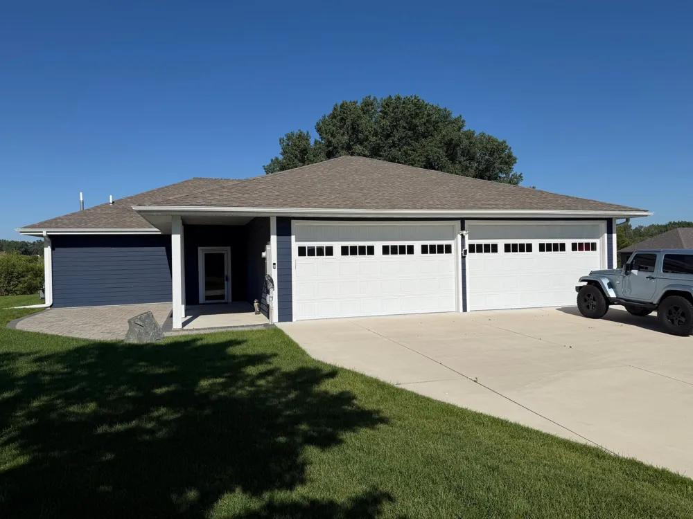 1740 Bay Oaks Drive Albert Lea, MN 56007