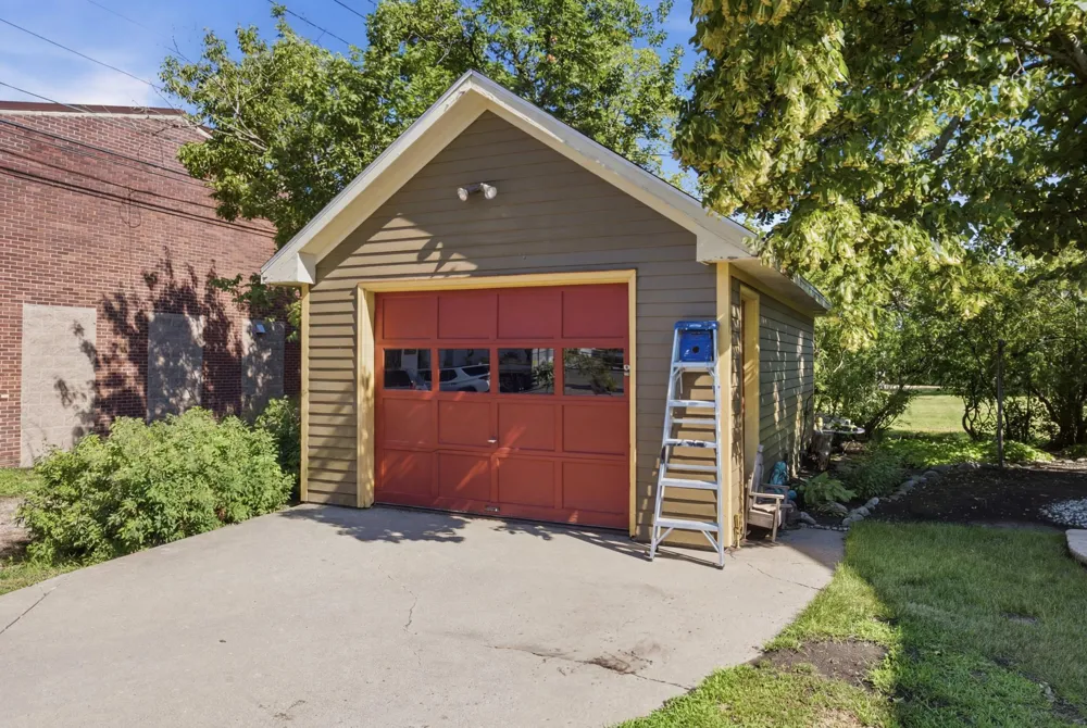 520 2nd Avenue SE Jamestown, ND 58401