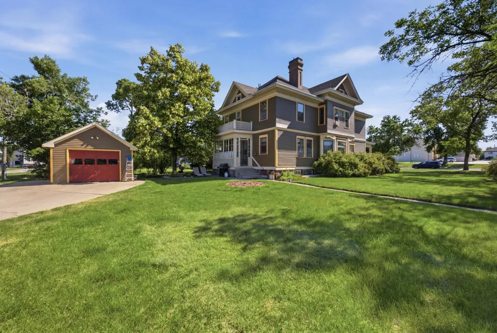 520 2nd Avenue SE Jamestown, ND 58401