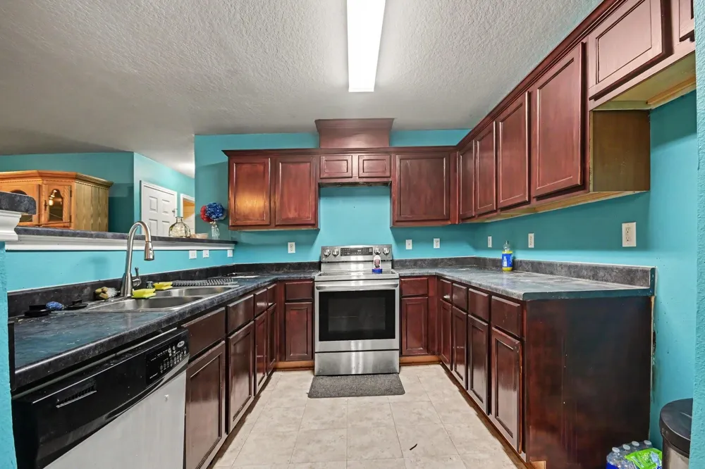 2932 Shady Creek Lane Freeport, TX 77541