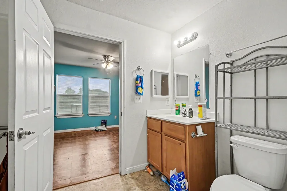 2932 Shady Creek Lane Freeport, TX 77541