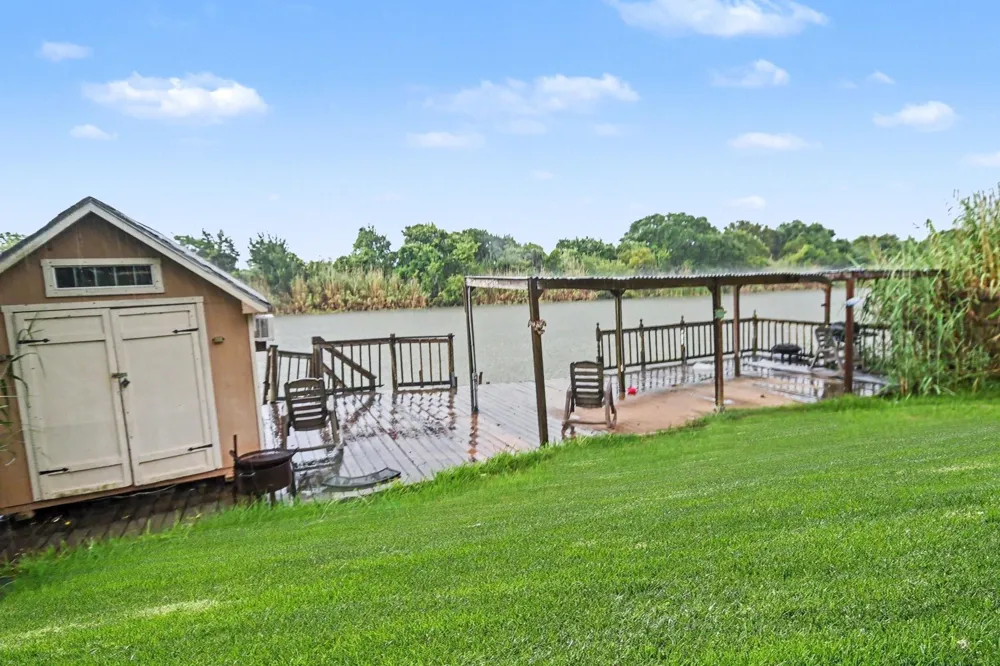 2932 Shady Creek Lane Freeport, TX 77541