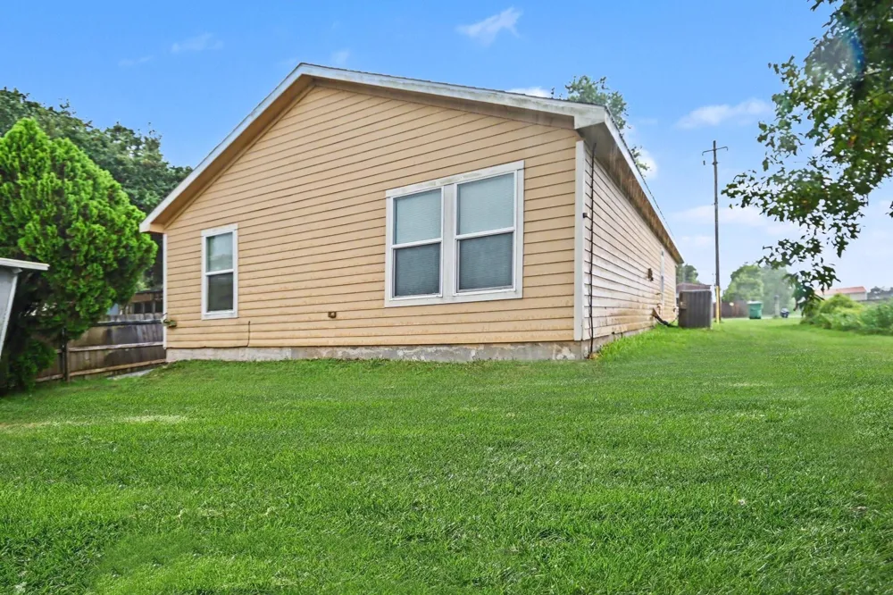 2932 Shady Creek Lane Freeport, TX 77541