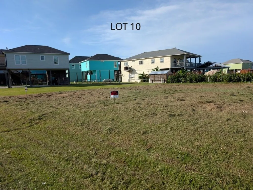 10 Driftwood Lane Port Bolivar, TX 77650