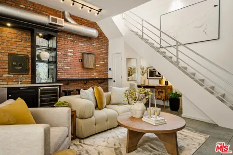 630 Rose Avenue #5