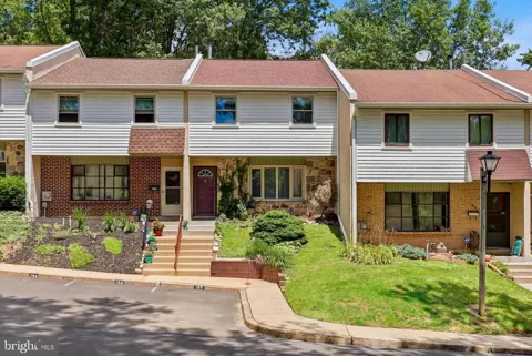 106 WOODSIDE CIRCLE