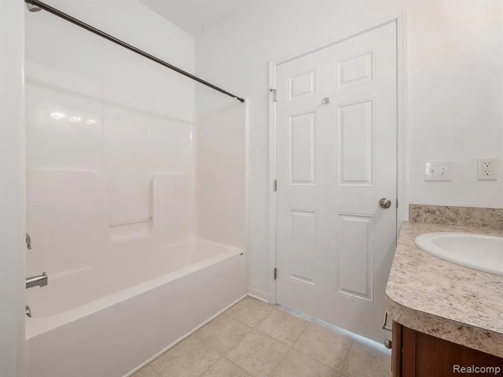 964 W Summerfield Glen Circle #96 Ann Arbor, MI 48103