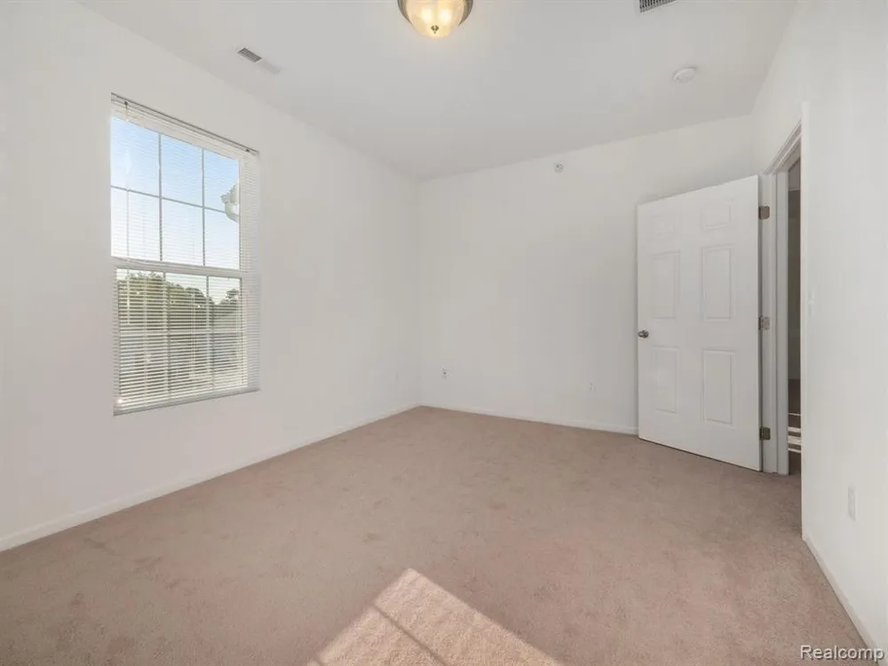 964 W Summerfield Glen Circle #96 Ann Arbor, MI 48103
