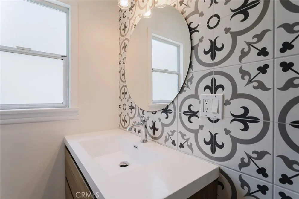 10423 Mcclemont Avenue Tujunga, CA 91042