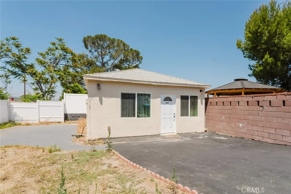 10423 Mcclemont Avenue Tujunga, CA 91042