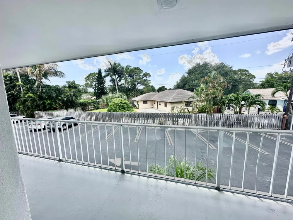 6 GARDEN STREET #204P Tequesta, FL 33469