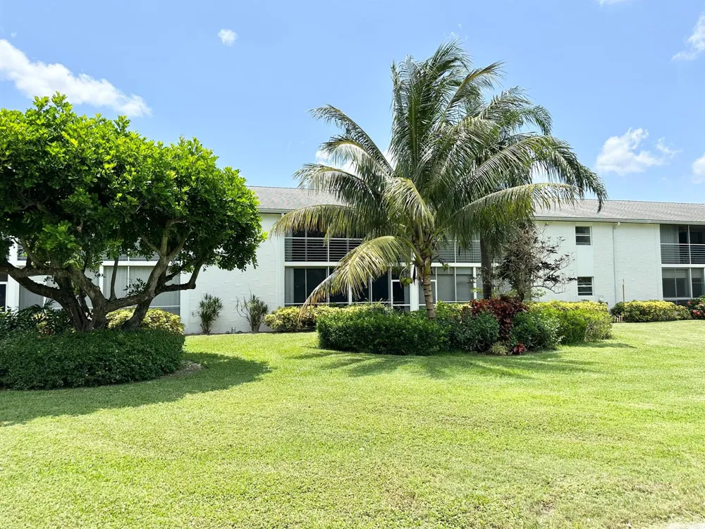 6 GARDEN STREET #204P Tequesta, FL 33469