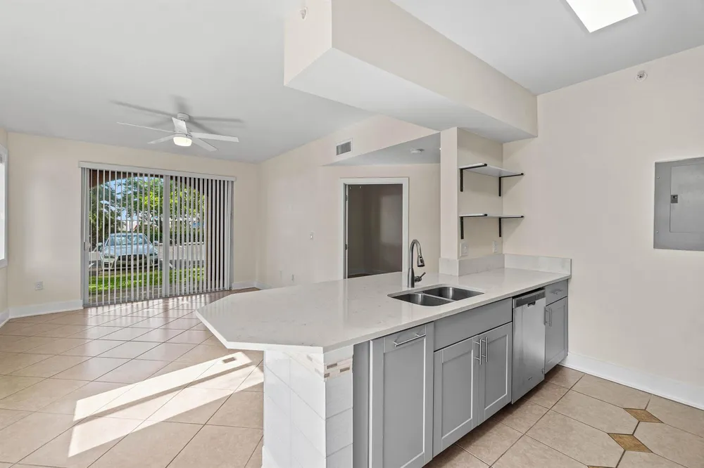 1000 Scotia Drive #102 Hypoluxo, FL 33462
