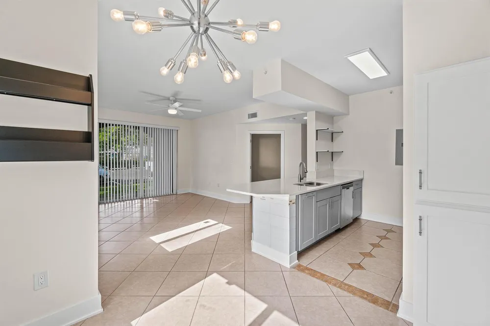1000 Scotia Drive #102 Hypoluxo, FL 33462