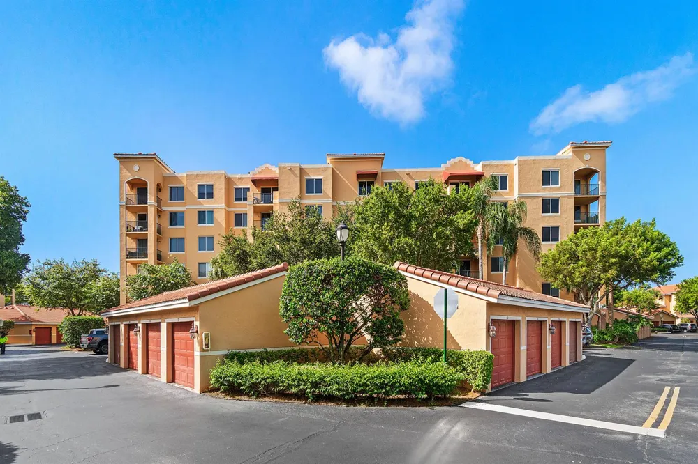 1000 Scotia Drive #102 Hypoluxo, FL 33462