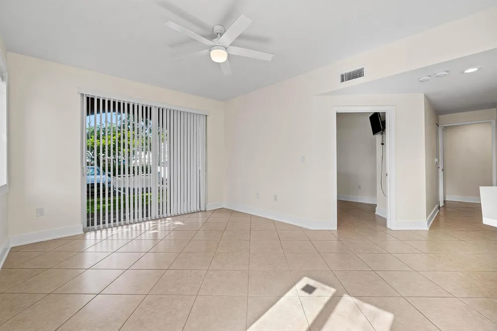 1000 Scotia Drive #102 Hypoluxo, FL 33462