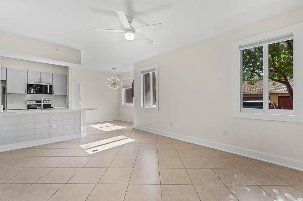 1000 Scotia Drive #102 Hypoluxo, FL 33462