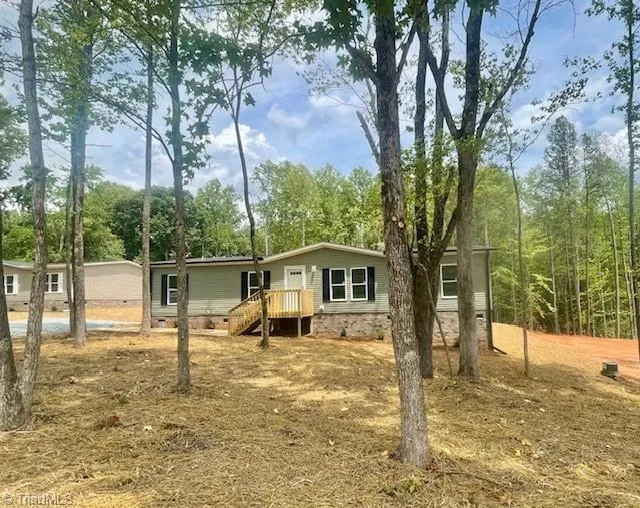 2764 Sowers Road Linwood, NC 27299