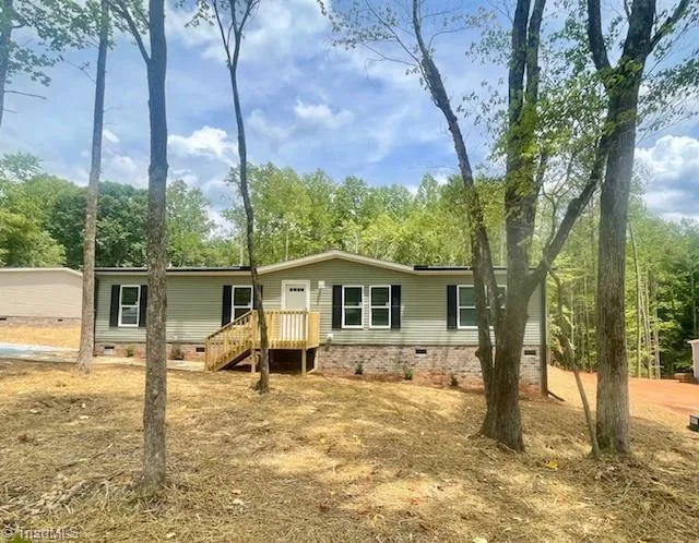 2764 Sowers Road Linwood, NC 27299