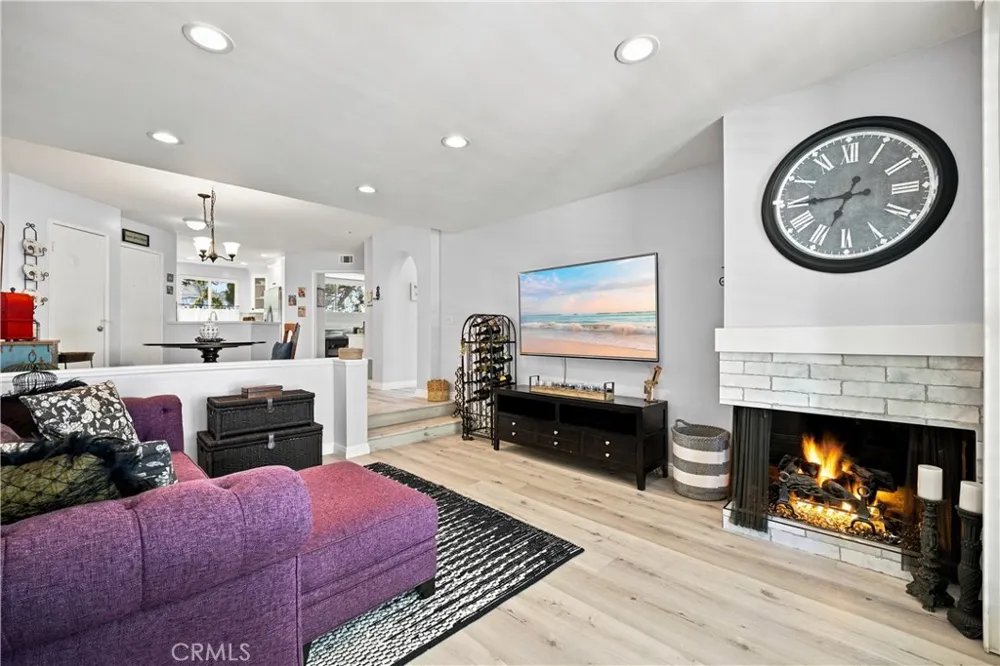 25697 Pine Creek Wilmington, CA 90744