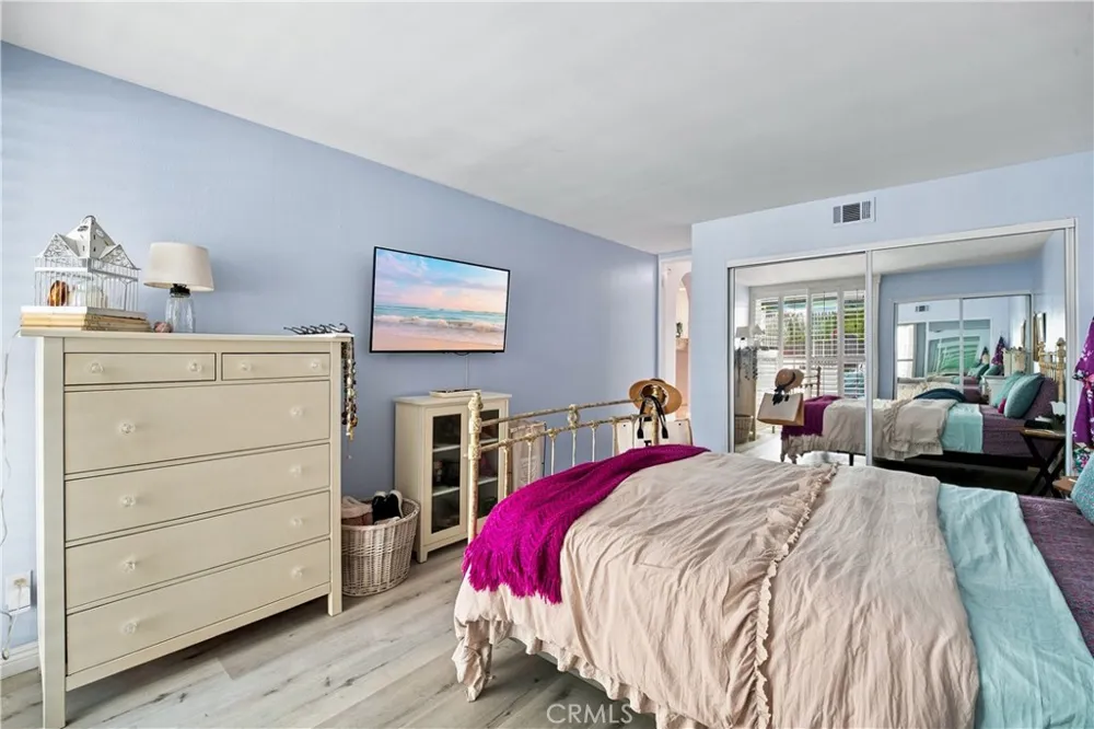 25697 Pine Creek Wilmington, CA 90744