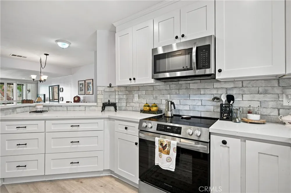 25697 Pine Creek Wilmington, CA 90744