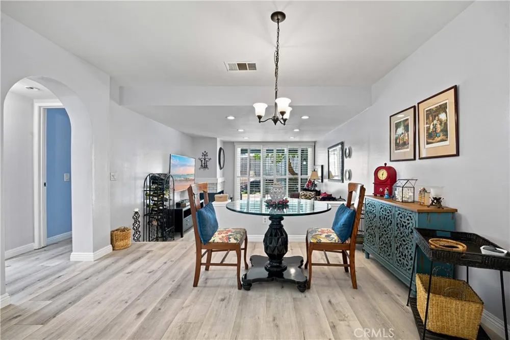25697 Pine Creek Wilmington, CA 90744