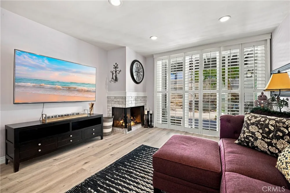 25697 Pine Creek Wilmington, CA 90744