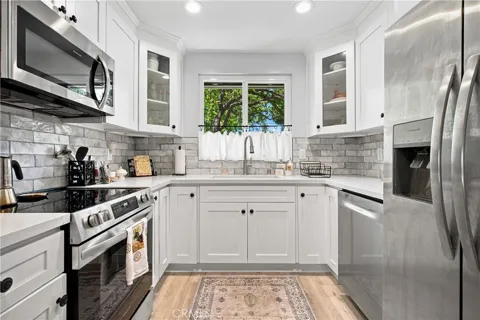 25697 Pine Creek