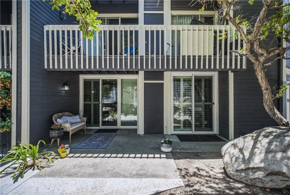 25697 Pine Creek Wilmington, CA 90744