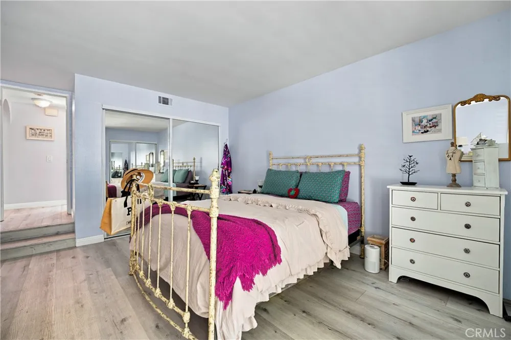 25697 Pine Creek Wilmington, CA 90744