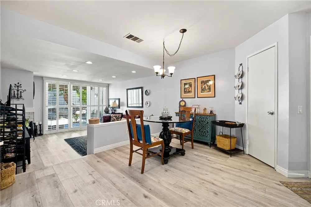 25697 Pine Creek Wilmington, CA 90744