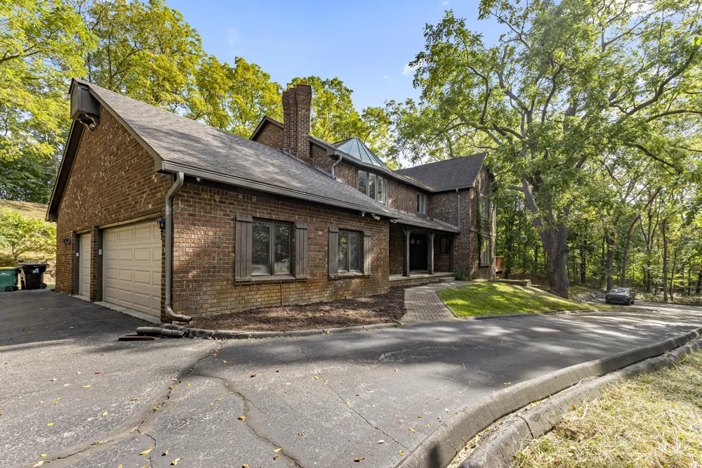 27155 Drake Road Farmington Hills, MI 48331