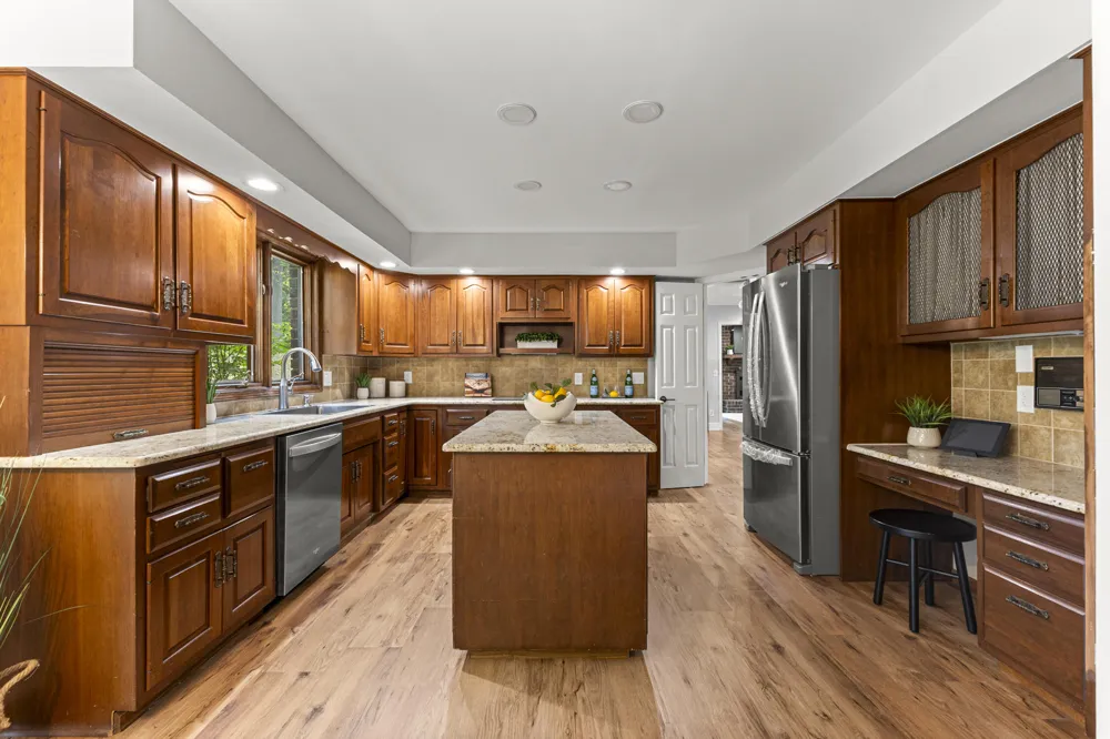 27155 Drake Road Farmington Hills, MI 48331