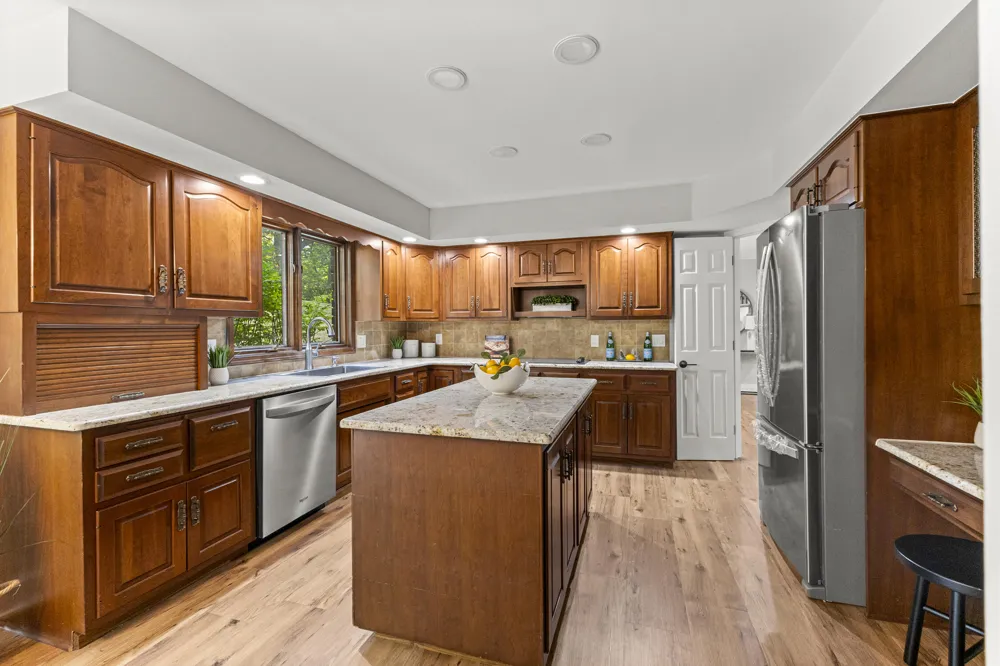 27155 Drake Road Farmington Hills, MI 48331