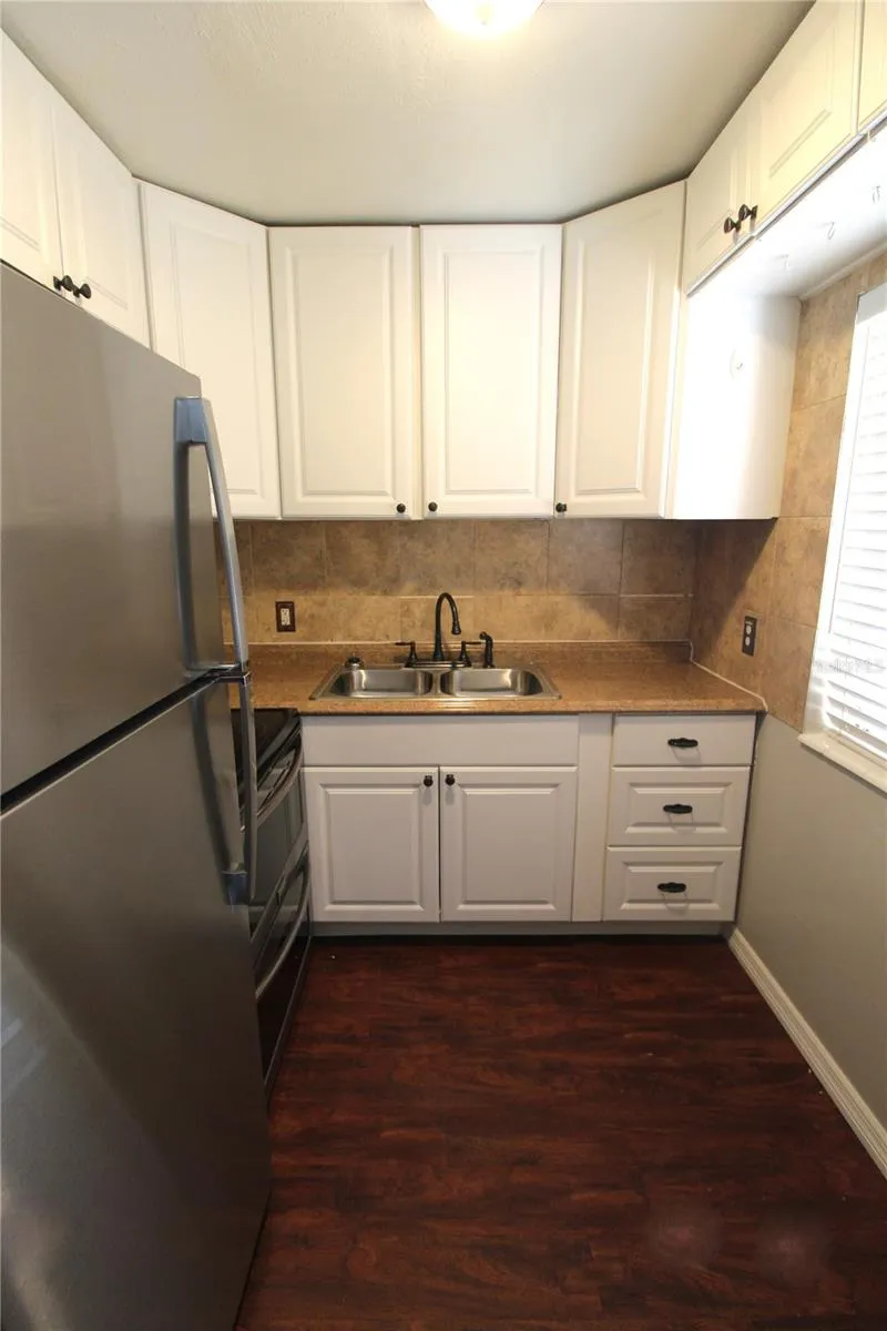 3001 BEE RIDGE ROAD #112 Sarasota, FL 34239