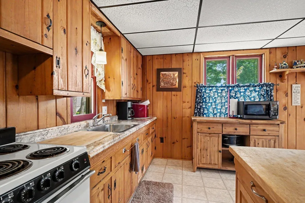 2086 Timber Trail Plainfield Township, MI 48748