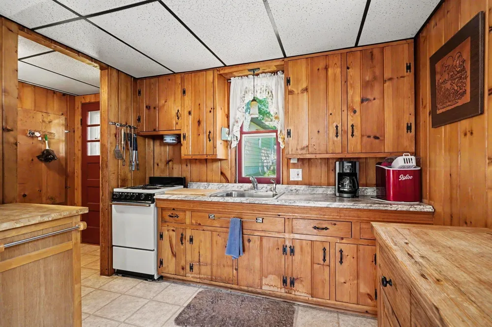 2086 Timber Trail Plainfield Township, MI 48748