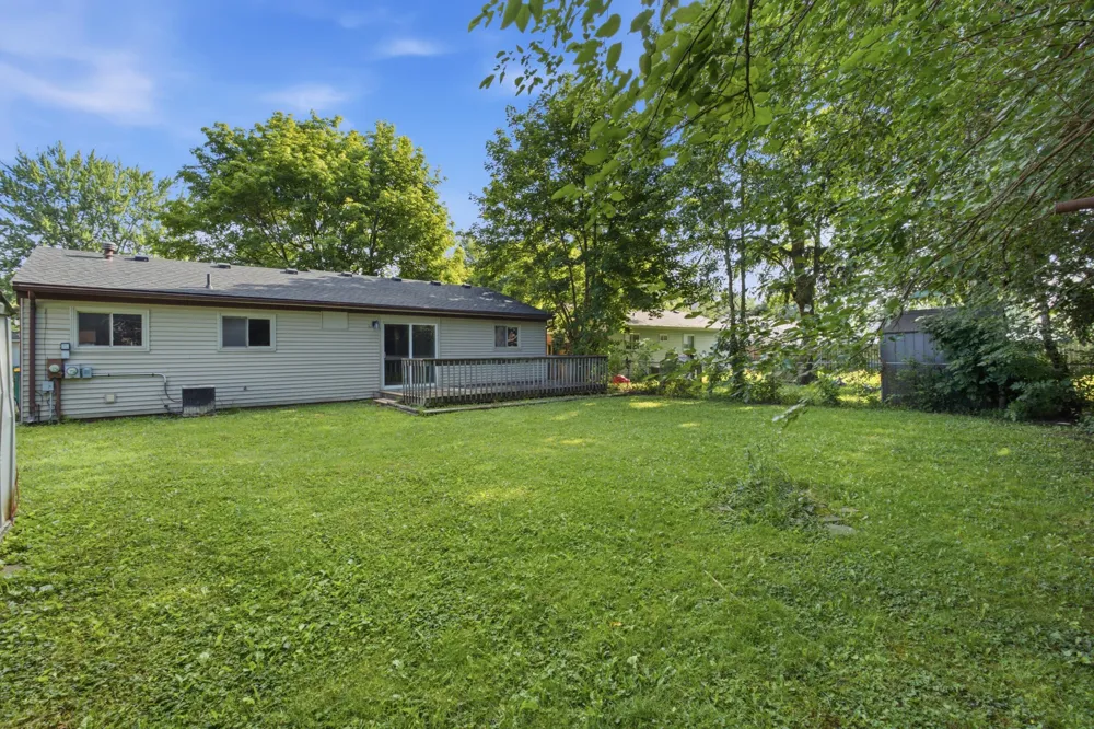 42039 Arthur Street Belleville, MI 48111