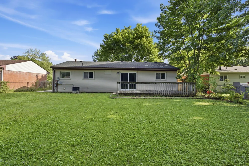 42039 Arthur Street Belleville, MI 48111