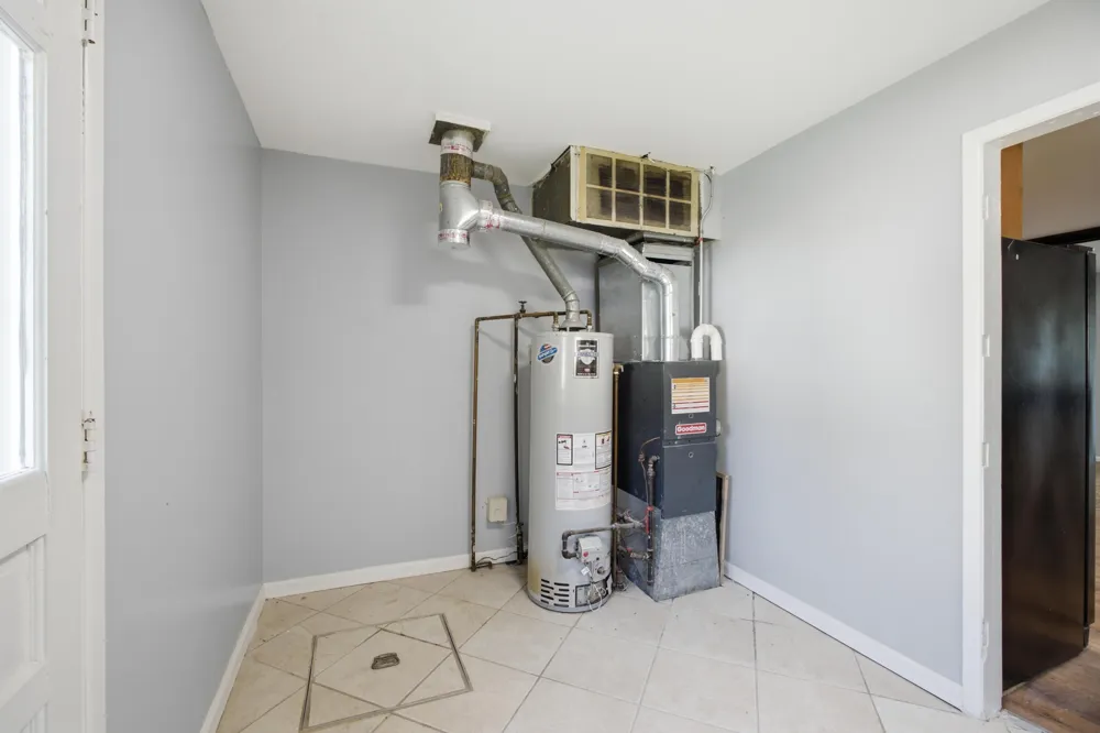 42039 Arthur Street Belleville, MI 48111