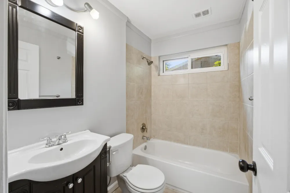 42039 Arthur Street Belleville, MI 48111