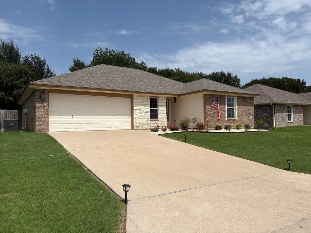 3011 Cricket Drive Bellmead, TX 76705