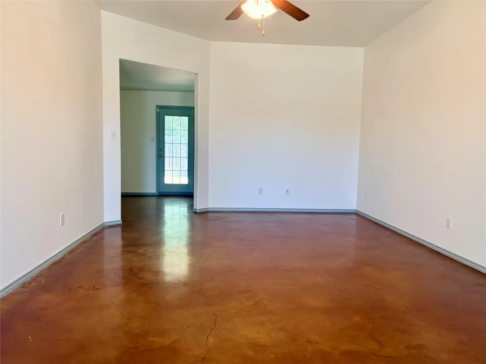 3011 Cricket Drive Bellmead, TX 76705