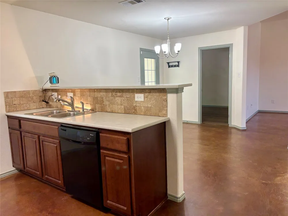3011 Cricket Drive Bellmead, TX 76705