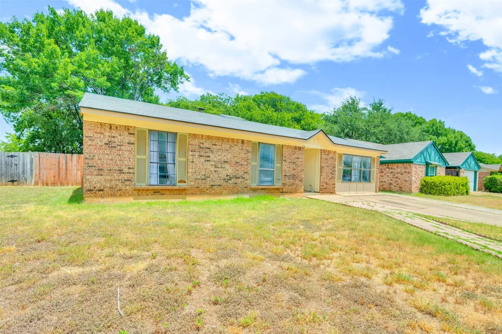 1832 Steinburg Lane Fort Worth, TX 76134