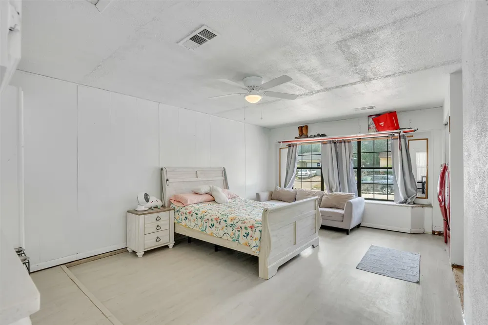 1832 Steinburg Lane Fort Worth, TX 76134