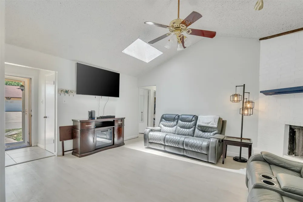 1832 Steinburg Lane Fort Worth, TX 76134