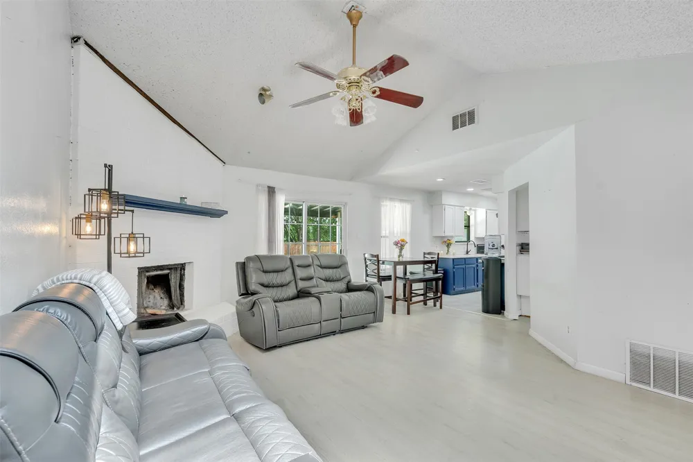 1832 Steinburg Lane Fort Worth, TX 76134