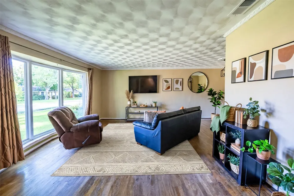 8419 Bocowood Drive Dallas, TX 75228